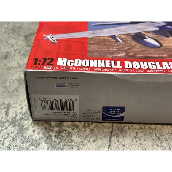 Airfix McDonnell Douglas F/A-18A Hornet #A55313 1:72 w/ Glue, Paint & Brushes - Picture 8 of 9